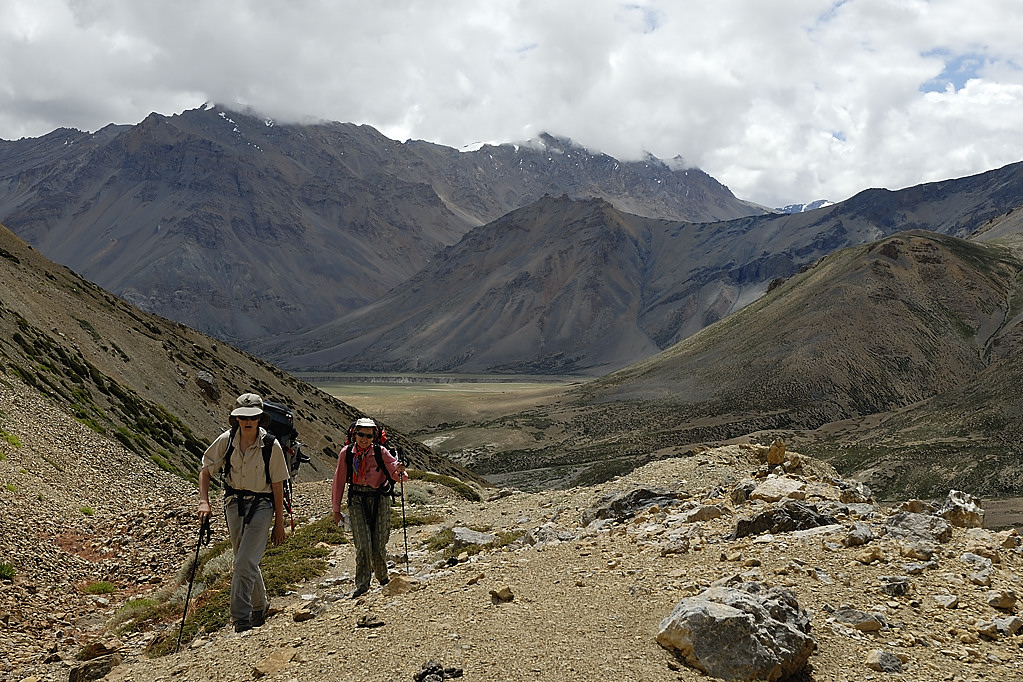 060730-11.jpg - Valle de la Lingti Chu : vue sur la plaine de sarchu