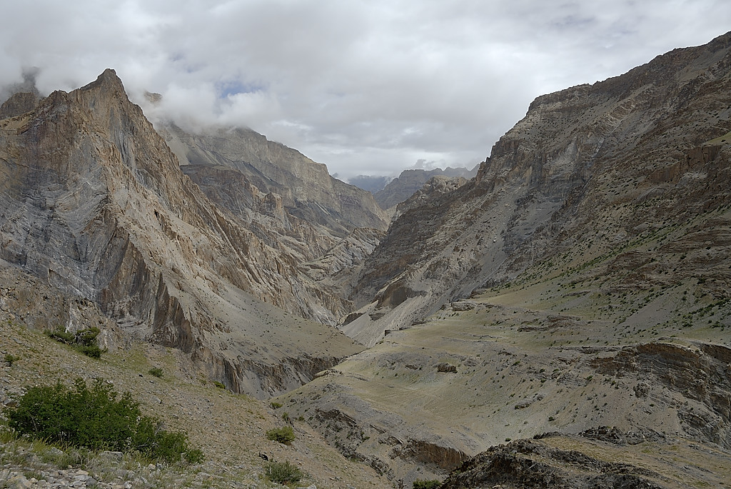 060807-08.jpg - Parfi La, vers l'amont de la Zanskar