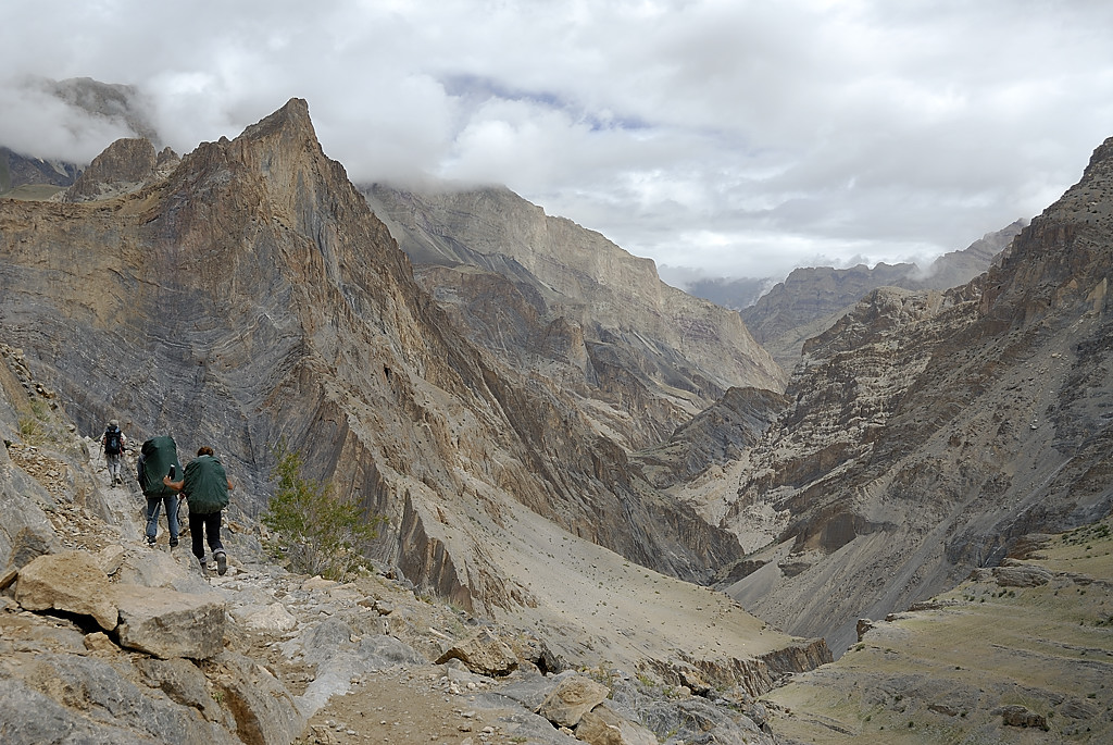 060807-09.jpg - Parfi La, vers l'amont de la Zanskar