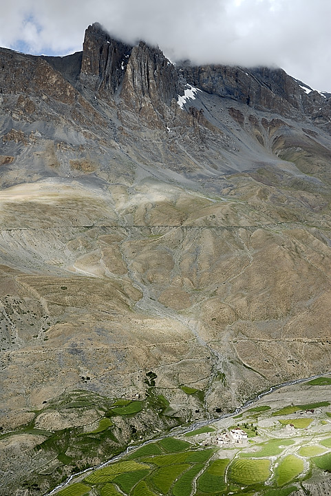 060809-33.jpg - Gongma vue de la monte au Kiupa La