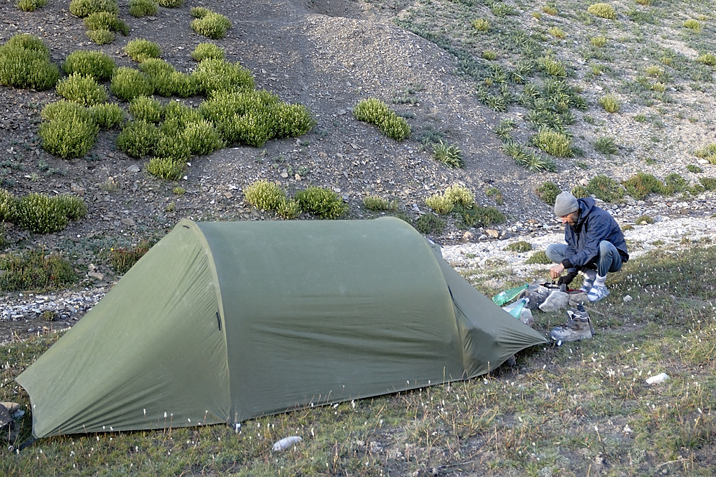 060809-61.jpg - Bivouac au pied du Sengge La