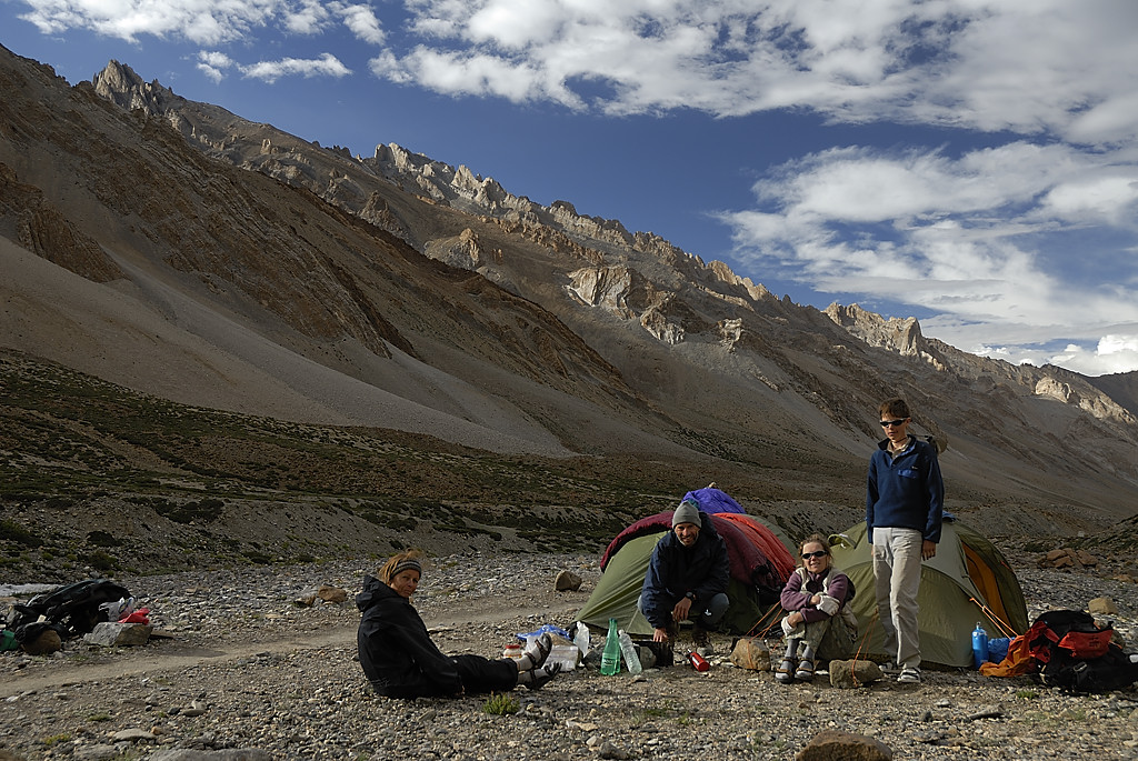 060810-29.jpg - Bivouac au pied du Sirsir La