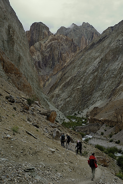 060811-05.jpg - Gorges en aval d'Hanupatta