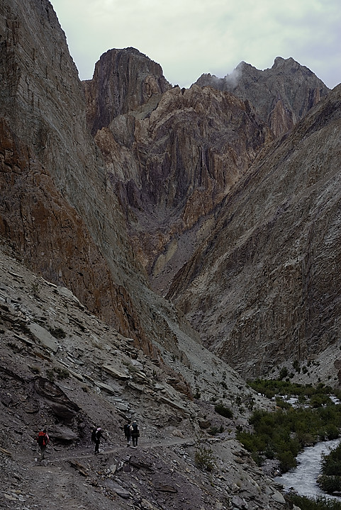 060811-07.jpg - Gorges en aval d'Hanupatta