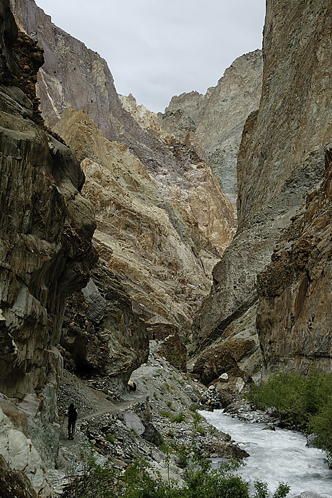 060811-12.jpg - Gorges en aval d'Hanupatta