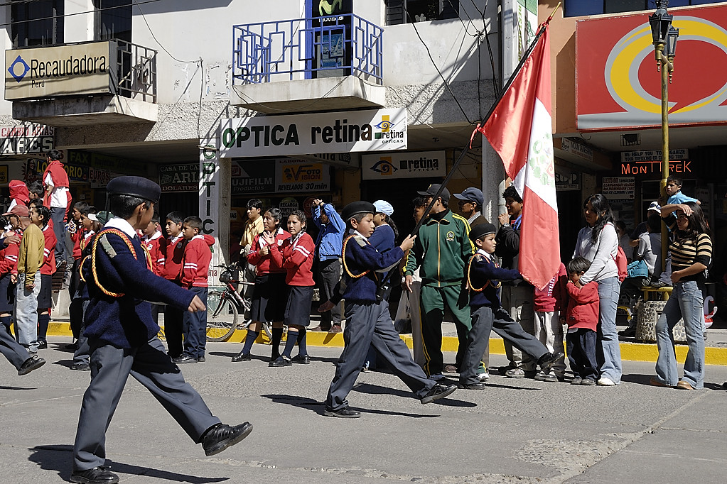 070708-06.jpg - D�fil� des Ecoles