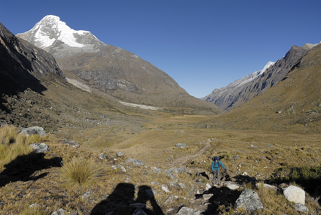 070712-06.jpg - Mont�e � Punta Union, nevado Artesonraju