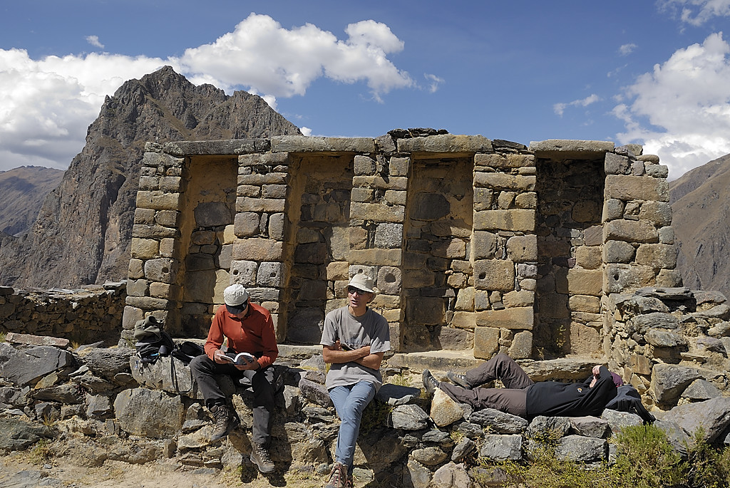 070721-03.jpg - Pierre et Laurent dans les ruines
