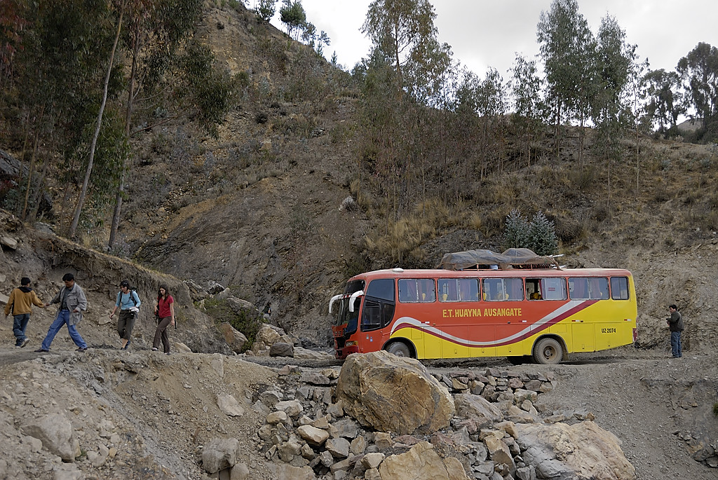 070724-01.jpg - Passage d�licat entre Cuzco et Tinqui