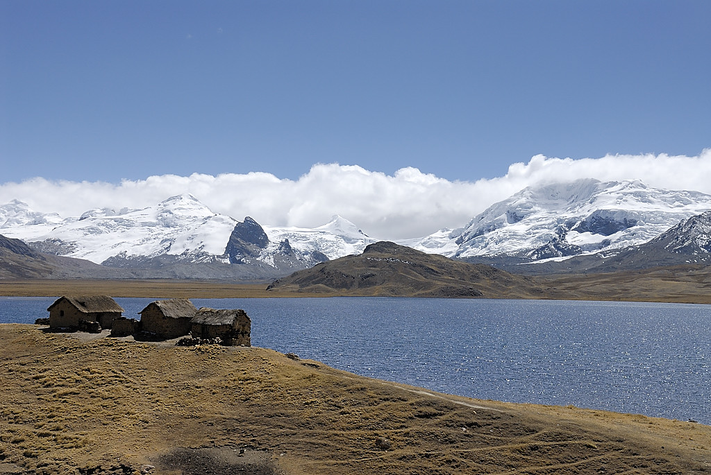 070728-27.jpg - Le long de la laguna Ccasccara