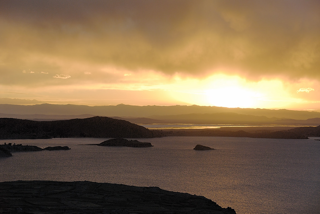 070730-26.jpg - Amantani : coucher de soleil