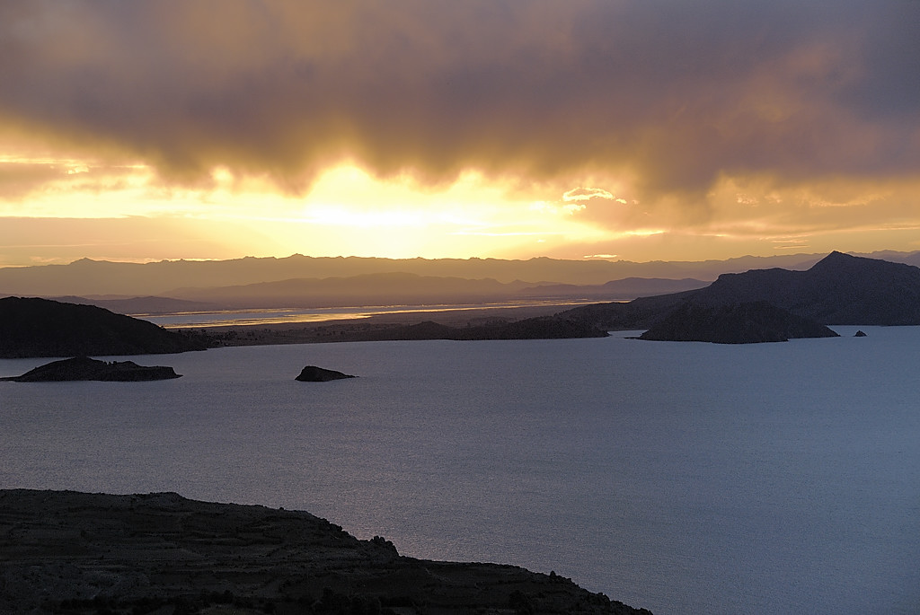 070730-28.jpg - Amantani : coucher de soleil