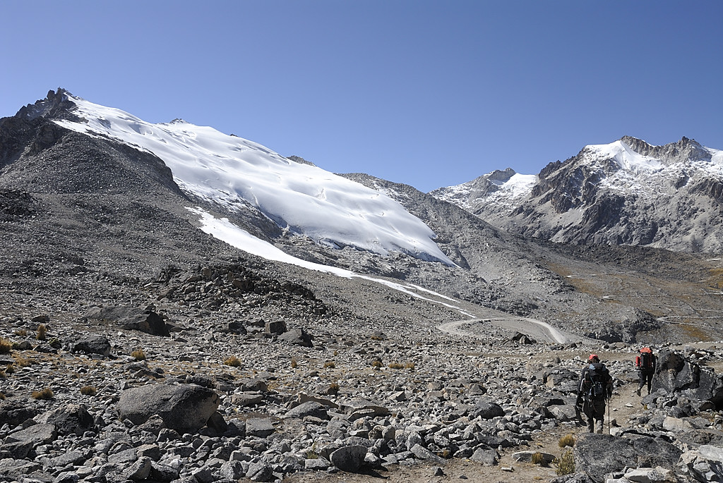 080727-05.jpg - Descente sur la Janq'u Quta : Co. Wila Lluxita