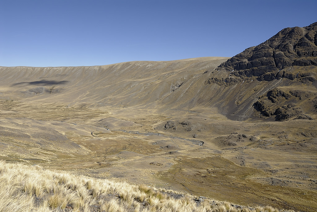 080728-06.jpg - Vall�e du Rio Linco, cr�te s�parant de  la Q'ara Quta