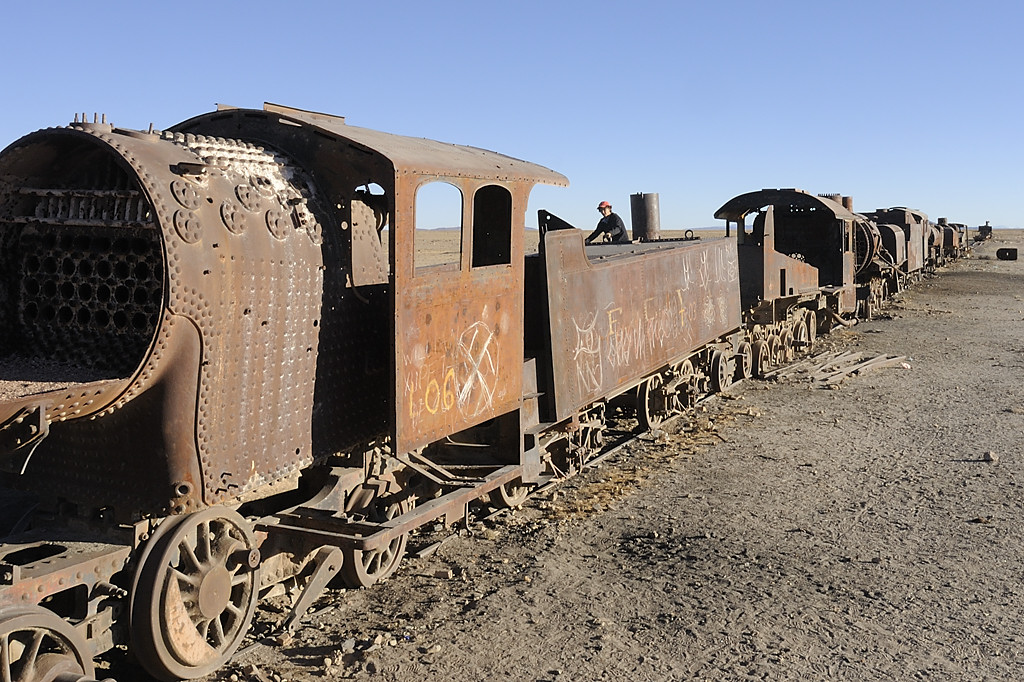 080802-28.jpg - Uyuni, cimeti�re de trains