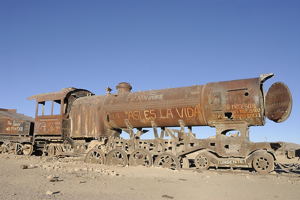 080802-31.jpg - Uyuni, cimeti�re de trains
