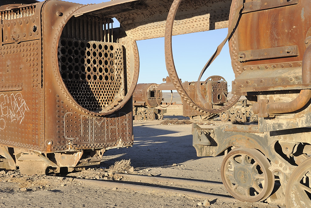 080802-41.jpg - Uyuni, cimeti�re de trains