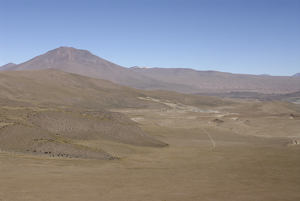 080805-05.jpg - Depuis la route de mont�e � l'Uturuncu