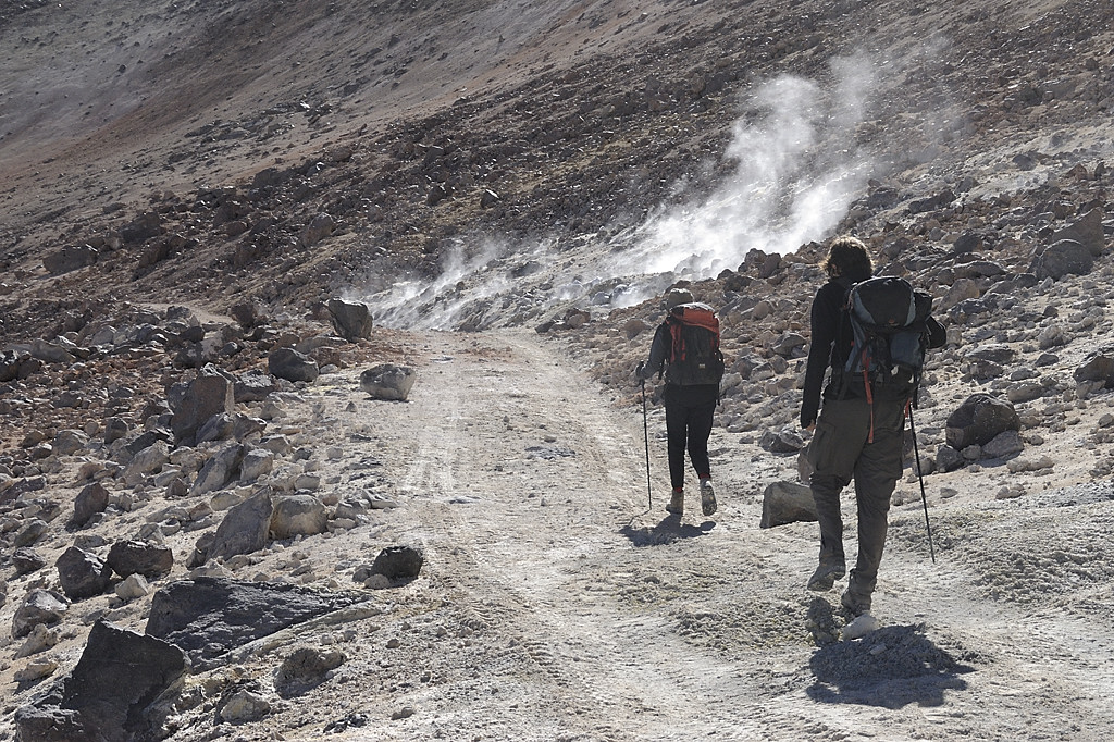 080805-07.jpg - Fin de la route � pieds