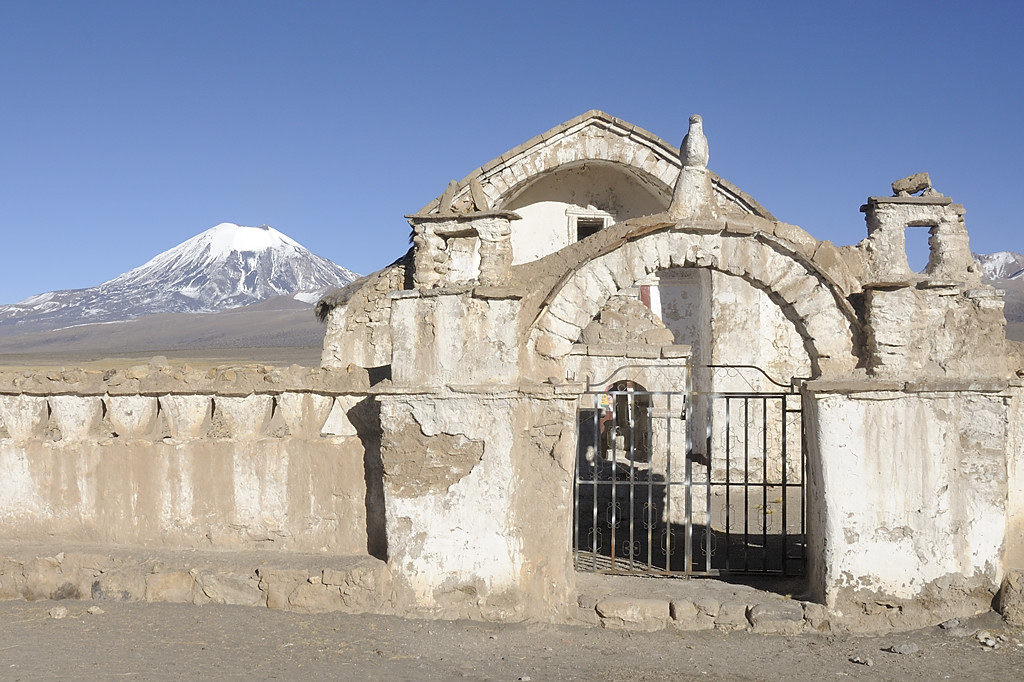 080810-02.jpg - Parinacota, �glise de Sajama
