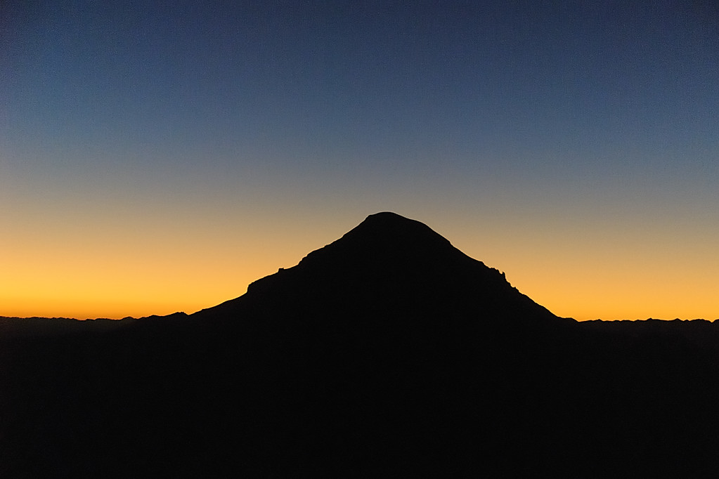 080811-01.jpg - Lever du jour sur le Sajama