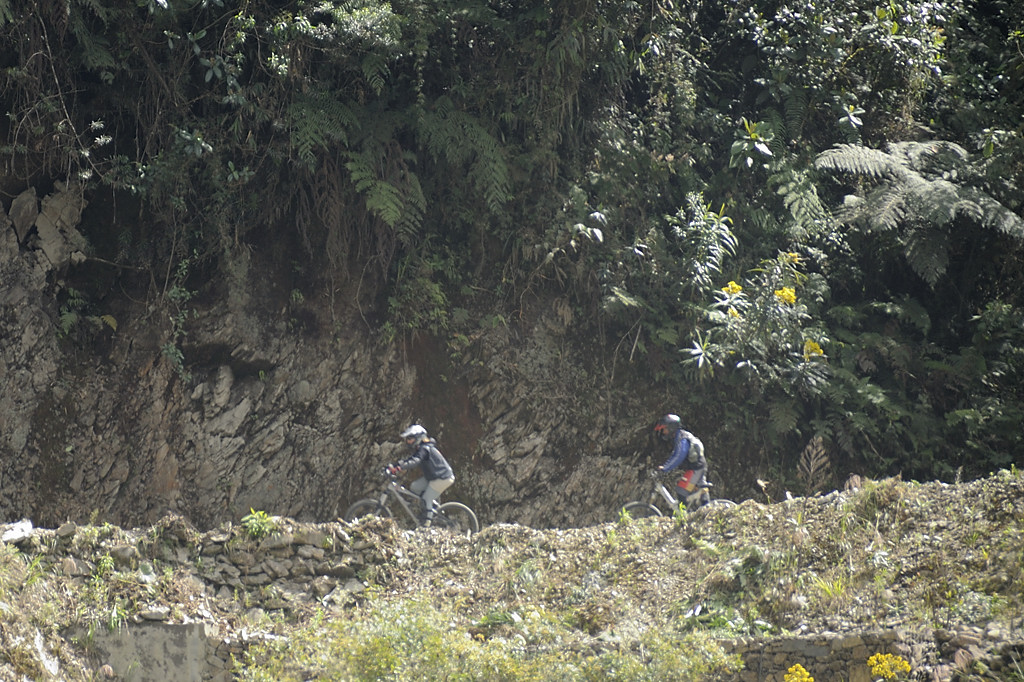 080814-27.jpg - A fond dans la descente