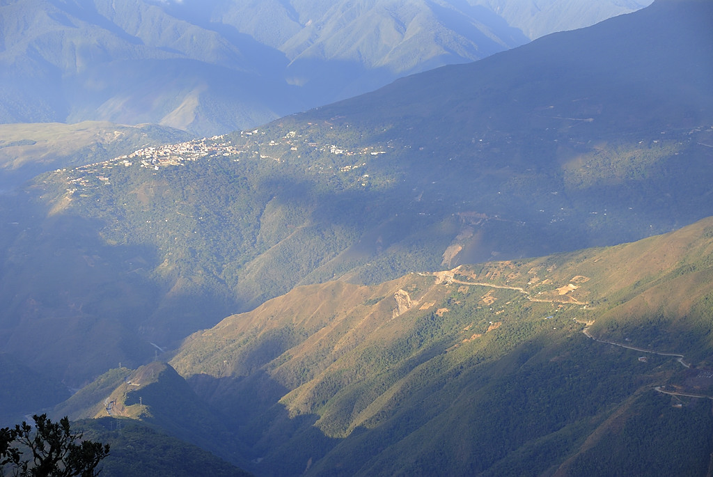 080814-51.jpg - Coroico, depuis la mont�e sur la route asphalt�e
