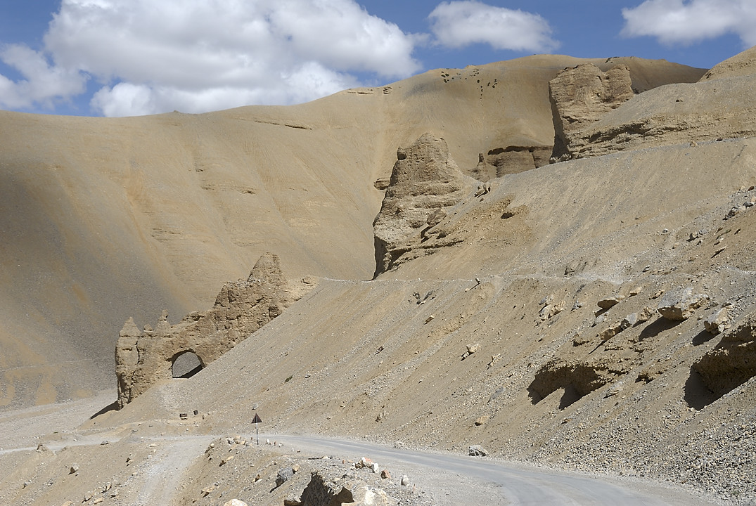 090718-33.jpg - Descente du Lachulung La � Pang