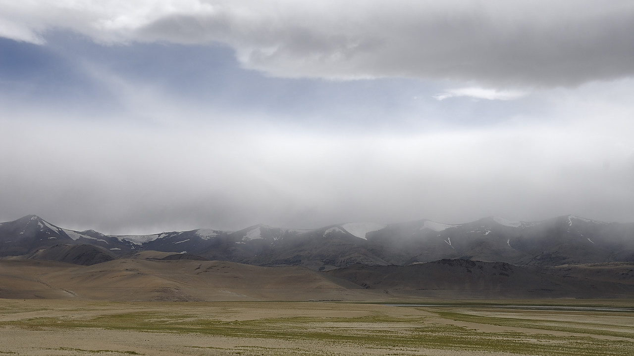 090722-10.jpg - Menace de pluie le long du Tso Kar