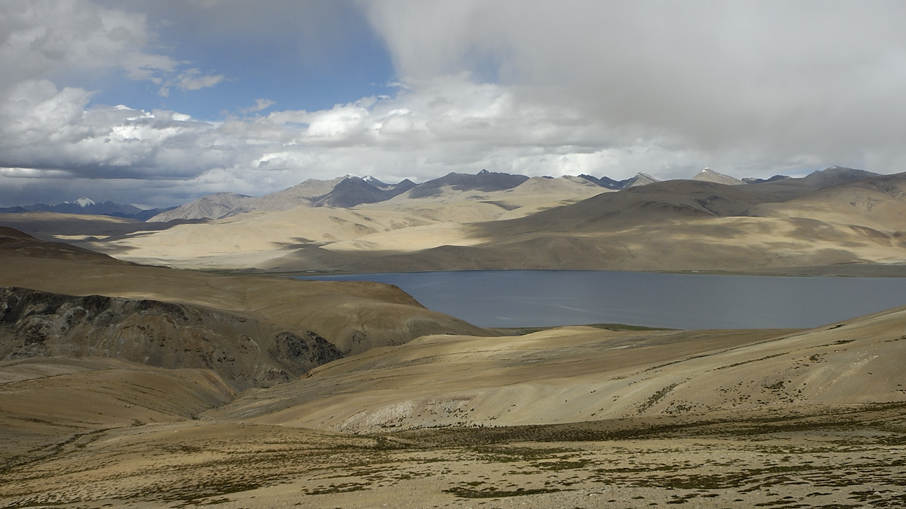 090725-38.jpg - Mont�e au camp de base du Mentok, Tso Moriri