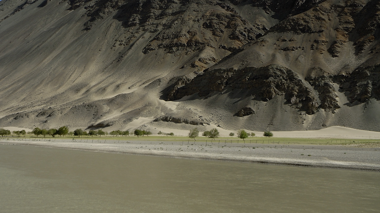 090727-37.jpg - Le long de l'Indus