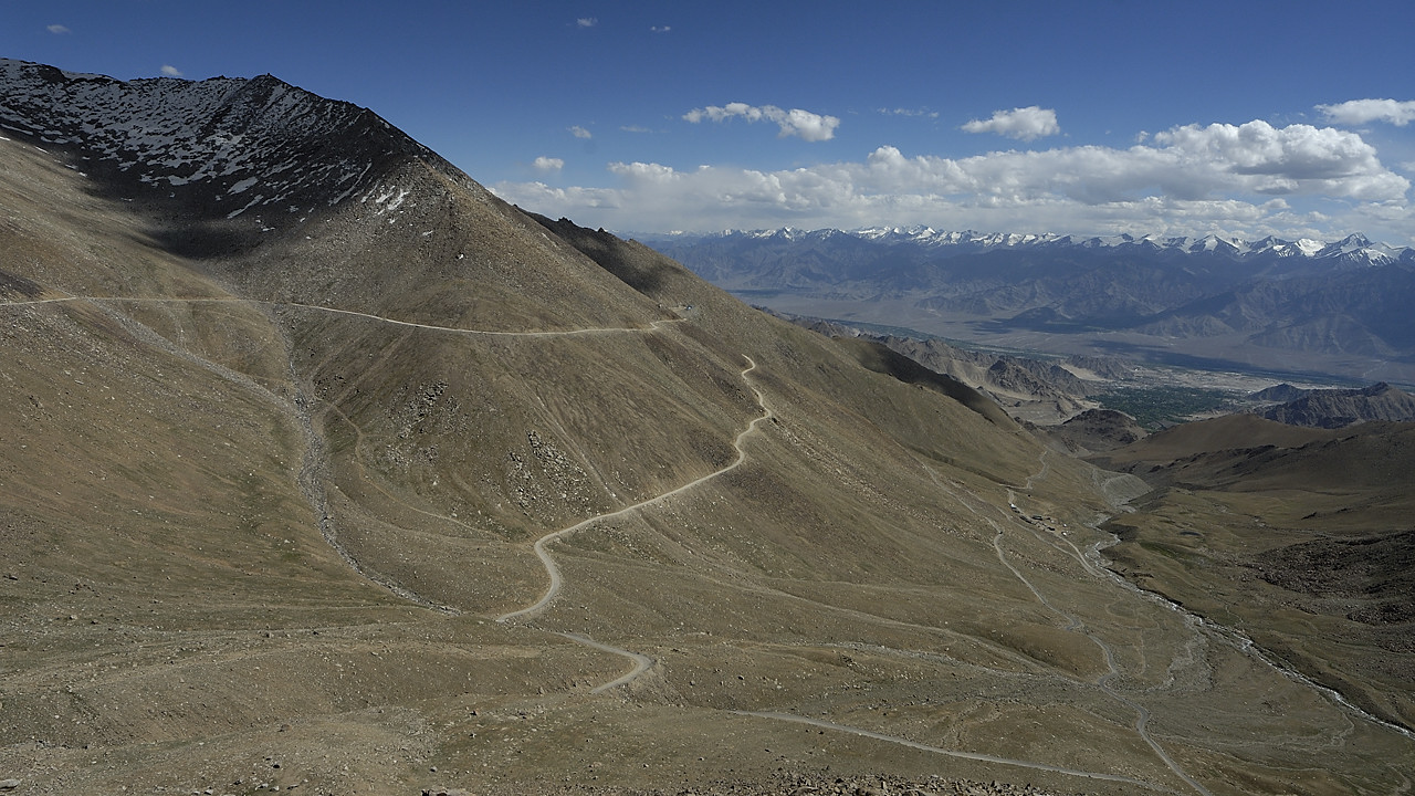090801-03.jpg - Route du Khardung La