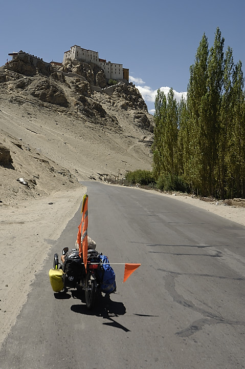 090803-01.jpg - Thikse