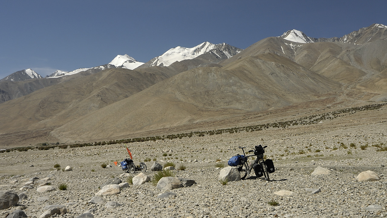 090806-15.jpg - Le long du Pangong Tso