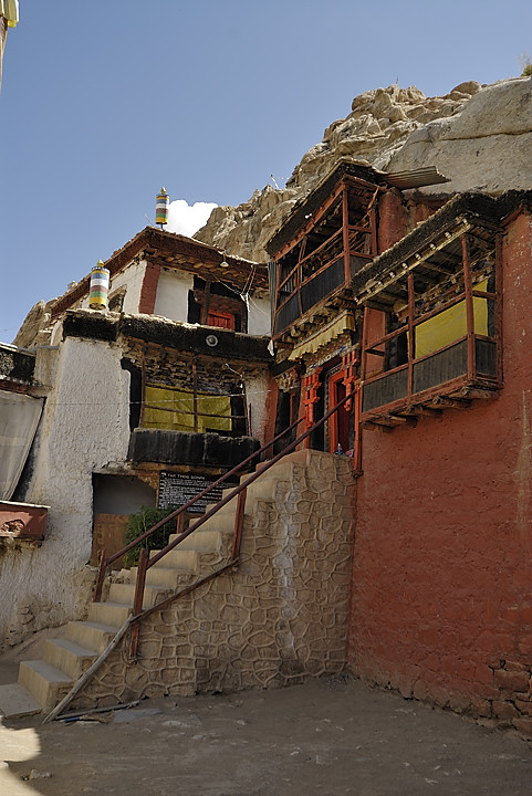 090808-06.jpg - Tak Tok Gompa