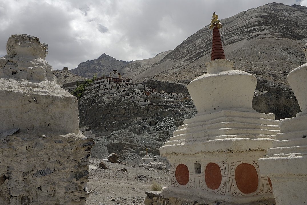 090810-10.jpg - Deskyid Gompa