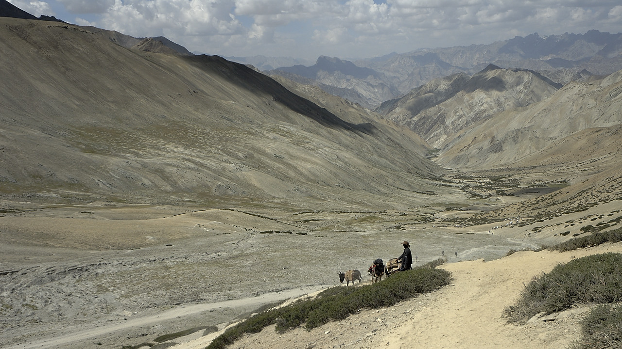 090815-07.jpg - Ganda La, descente sur Shingo