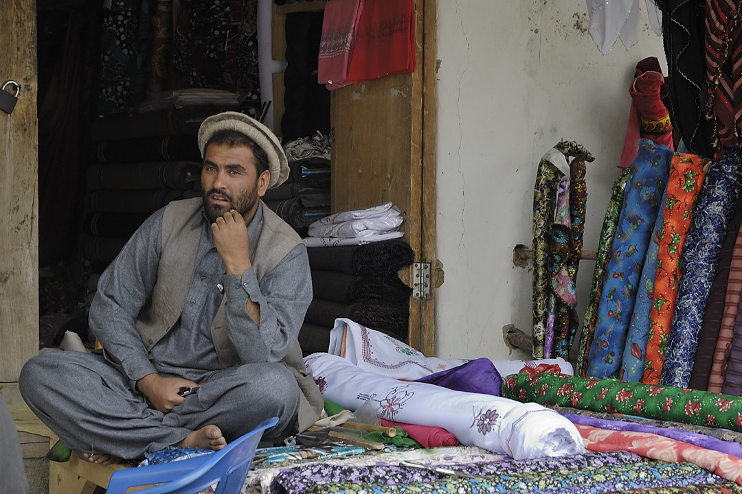 100730-135010.jpg - Sultan Ishkashim, sc�ne de rue