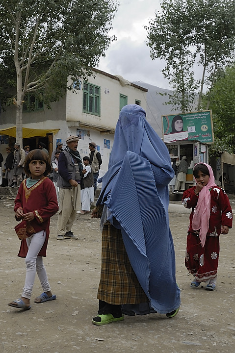 100730-135137.jpg - Sultan Ishkashim, sc�ne de rue