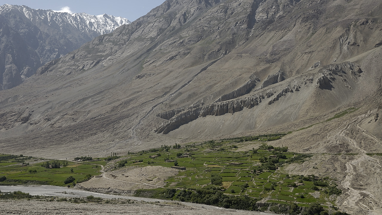 100802-094106.jpg - Rivi�re Wakhan, environs de Sust