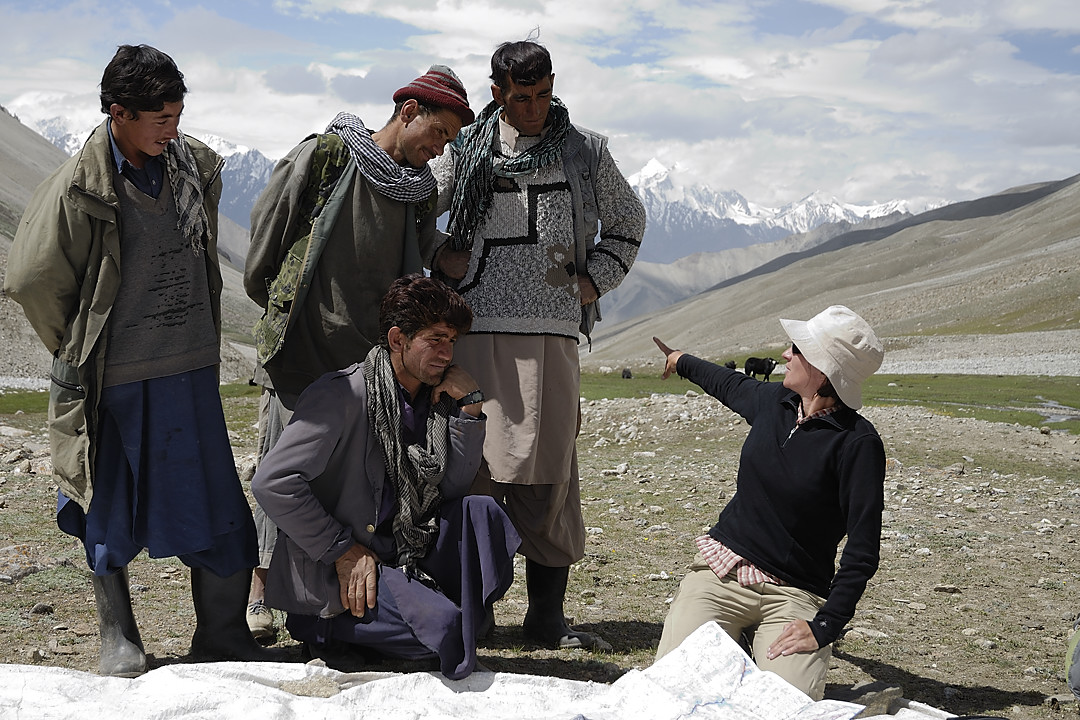 100803-102440.jpg - Bergers sous le Kota i Wazit