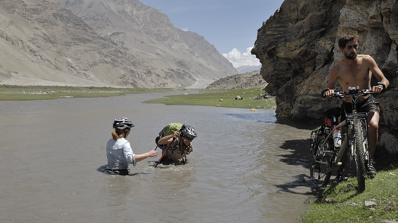 100806-125013.jpg - Route submerg�e par la Wakhan