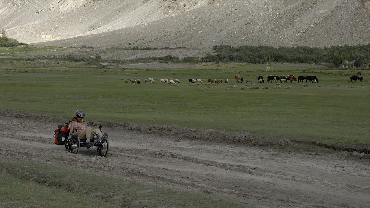 100806-165743.jpg - Derniers km avant Kala i Panj