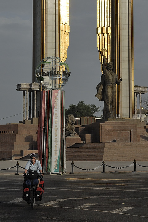 100713-04.jpg - D�part de Dushanbe