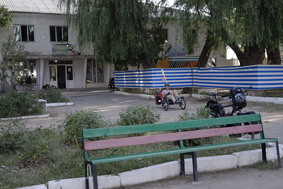 100714-01.jpg - H�tel Faizabad