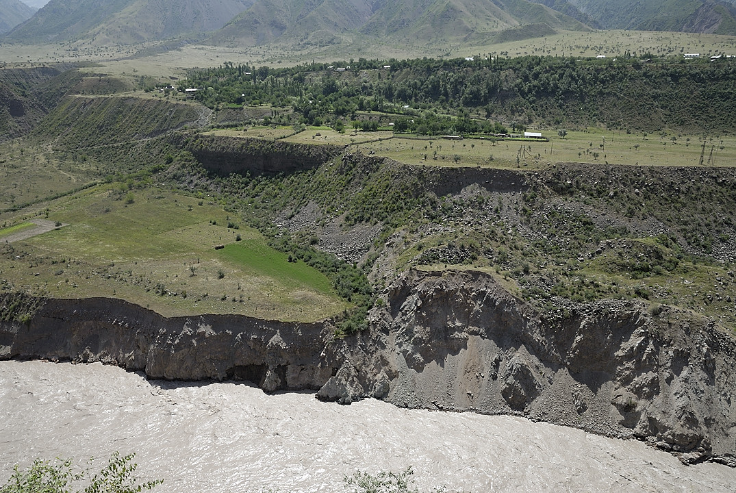 100715-14.jpg - D'Obigarn � Komsomolabad (Nurobod)