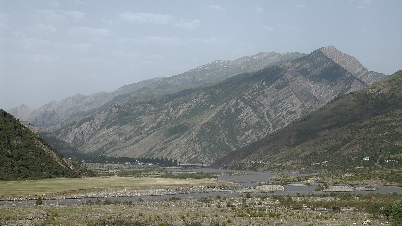 100718-06.jpg - D�tour pour �viter une partie de route endommag�e