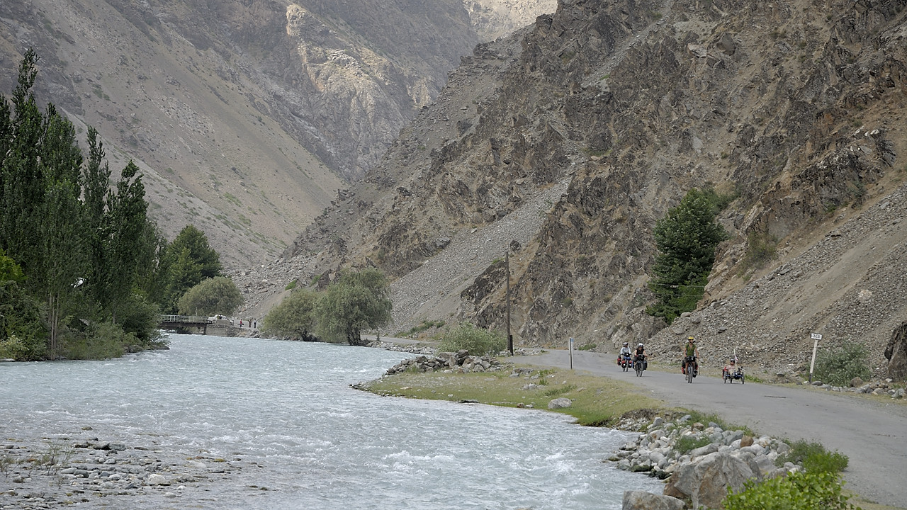 100719-29.jpg - Descente du Saghirdasht Pass vers Kala i Khum