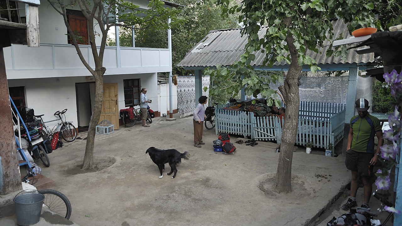 100720-01.jpg - H�tel � Kala i Khum