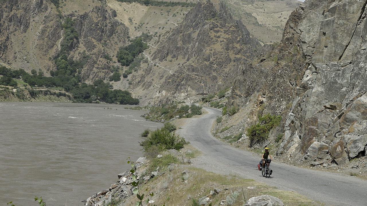 100720-15.jpg - Le long de la Panj